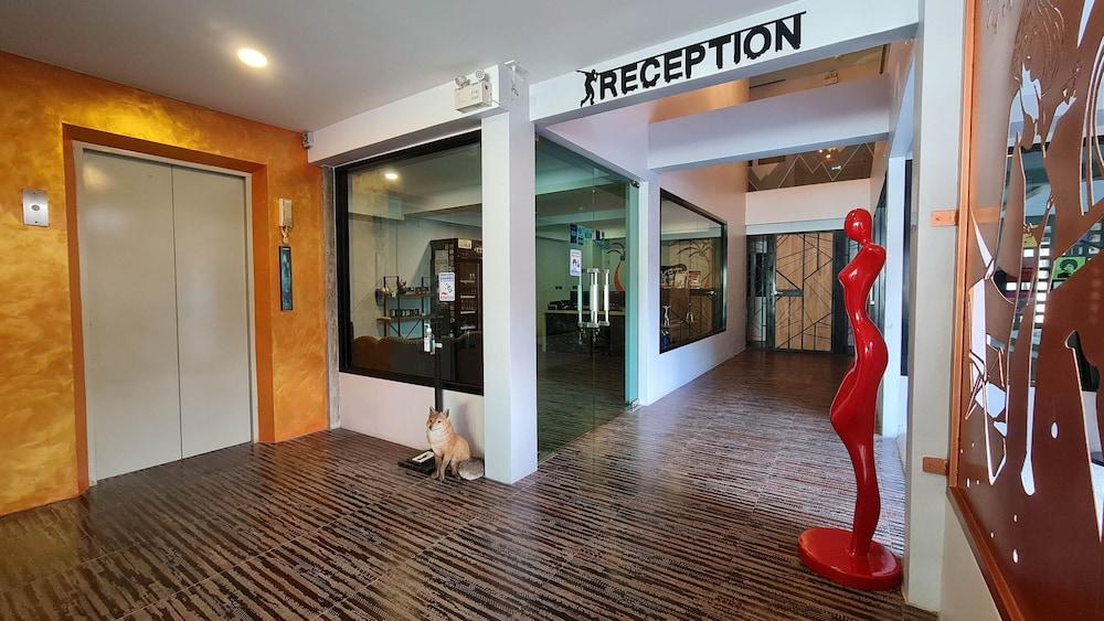 Oneloft Hotel Karon Extérieur photo